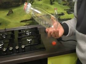 Как сделать из большой пластиковой бутылки маленькую